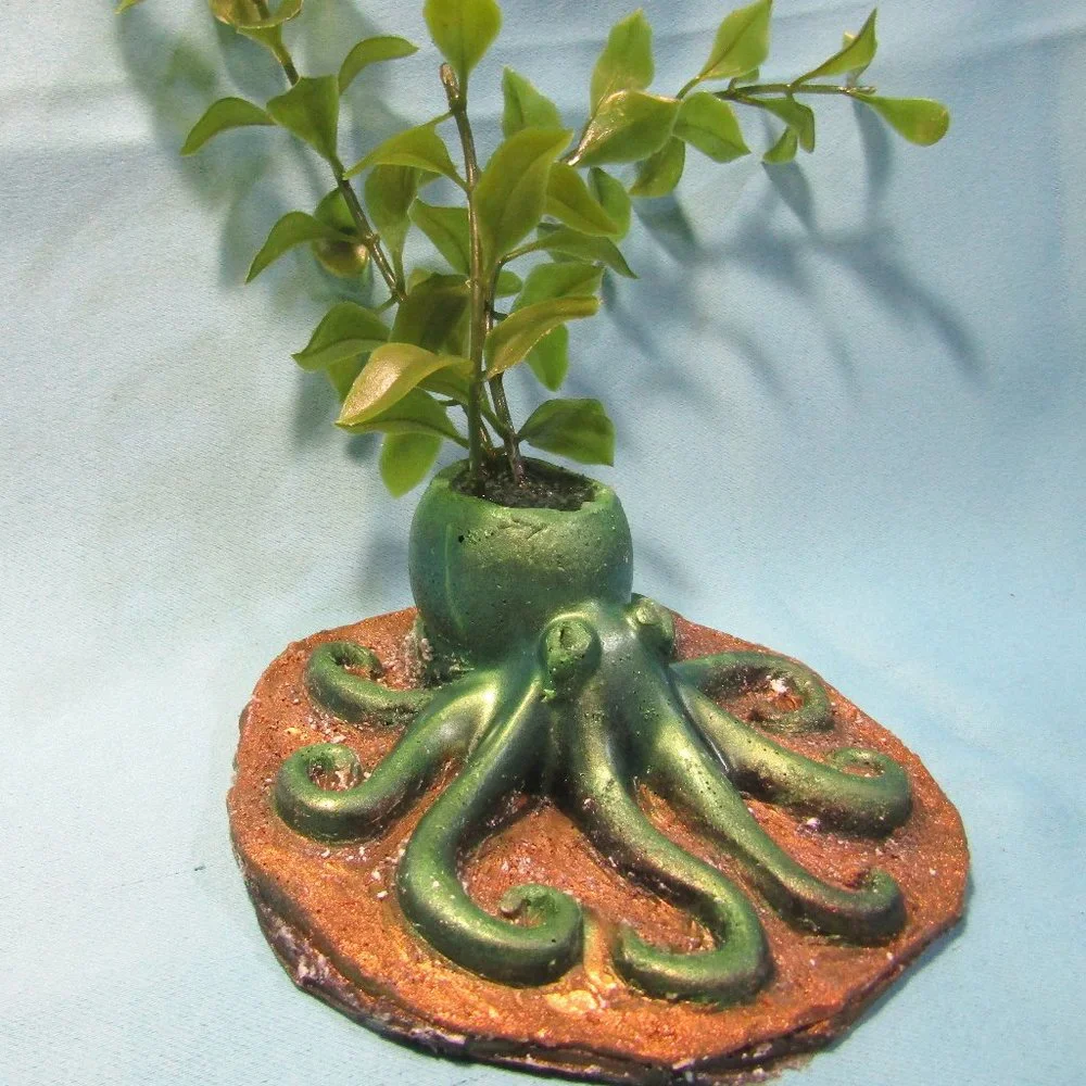 Aquarium Decoration - Green Octopus with Artificial Plant